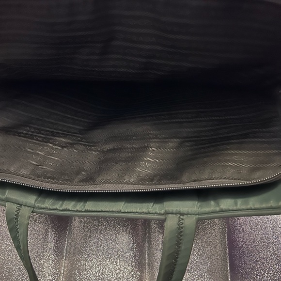 Prada green - Picture 7 of 13